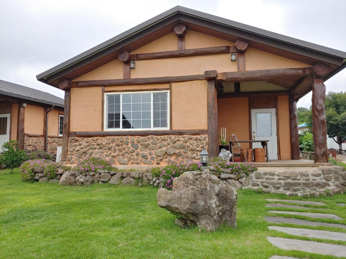 Geumok Log Pension Seogwipo-stad Buitenkant foto